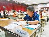 拚前瞻補考　政院下鄉畫重點