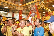 湄洲媽祖駕臨　到處人潮爭相參拜