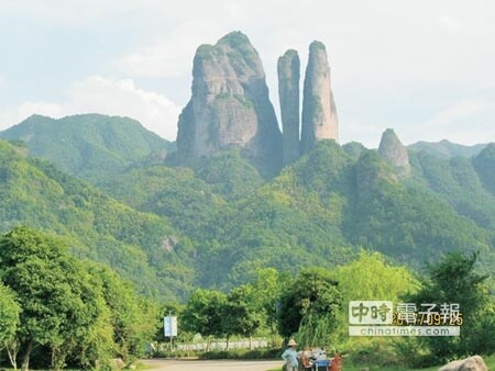 衢州重視生態環保，當地旅遊及文化資源頗豐富，圖中的江郎山為大陸5A景區，也是浙江省首個世界遺產。圖／李書良