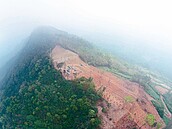 新竹縣「露營聖地」遭濫墾　山頭全禿了！