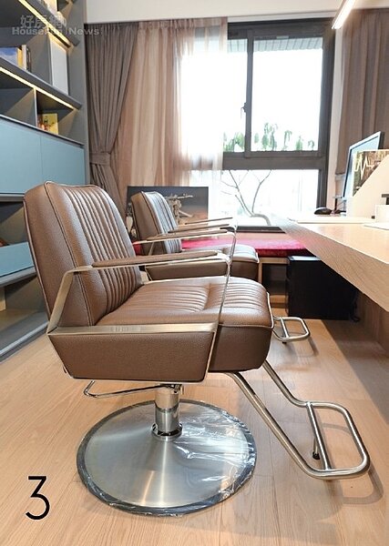 一開門就驚豔!植栽牆讓三房兩廳不呆板