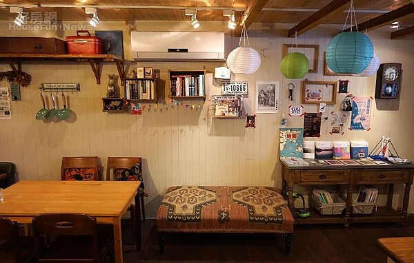 5.店內包括手風琴、行李箱、化妝箱、收納櫃…等每一件傢俱都老得很有味道,甚至有人以為這是一家復古傢俱行。