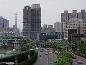 不畏鬼月　新北買賣移轉月增11％