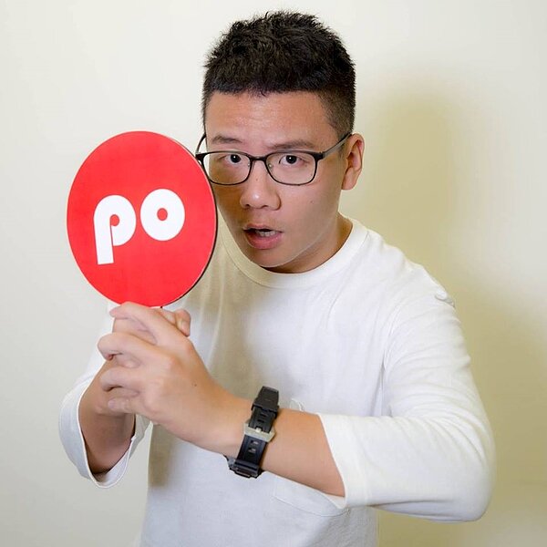 阿翰日前PO出影片,傳神模仿房東阿姨(圖/翻攝自阿翰PO影片臉書專頁)