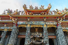 擁有兩百年歷史，主奉保生大帝的永和保安宮，是雙和地區十分重要的信仰中心。