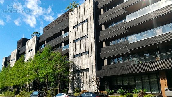 2.「天開圖畫」景觀豪宅,外觀新穎氣派。