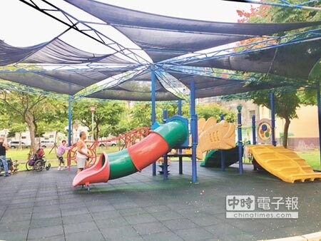 公園綠地是位處都市叢林的民眾休閒運動好去處。（蔡依珍攝）