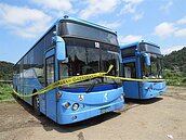 國中生摔出客運亡　司機、檢修員遭訴