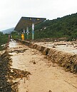 大雨摧殘　南迴線鐵軌看不見了