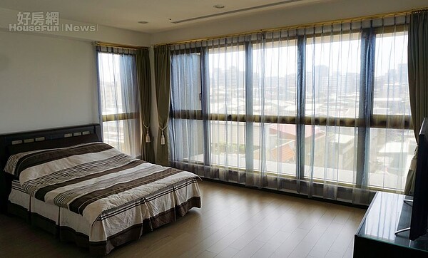 4.臥室佈置簡潔舒適,社區提供24小時飯店式管理。