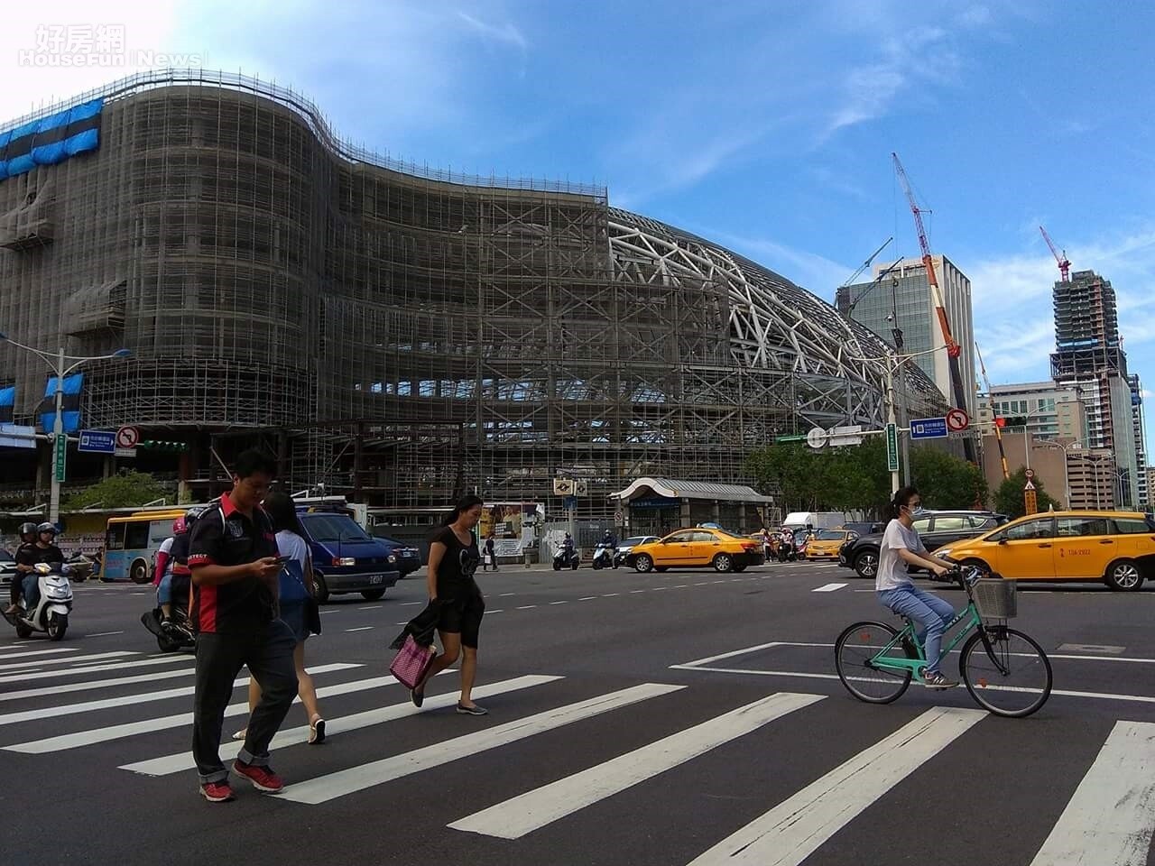 遠雄巨蛋現狀街景。(好房網News記者 陳韋帆/攝影)