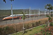 首波車潮今湧現　高鐵台鐵還有空位
