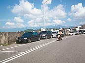 連收費員都傻眼…為了省錢　他們這樣停車