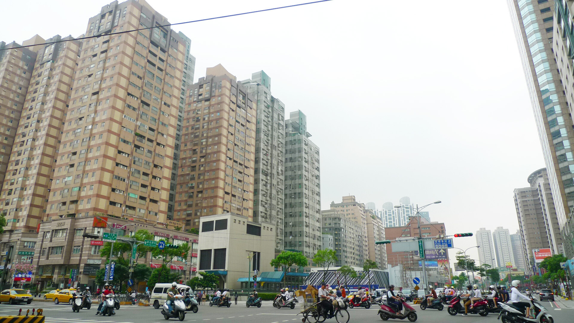 房仲調查民眾偏好投資不動產的地區,第一名是新北市第一環精華區,第二名是台北市千萬元以下房屋,第三名是台北市1千萬至2千萬元房屋,可見民眾對大台北中低總價產品較有興趣。(圖/好房資料中心)