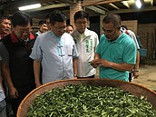 訪百年茶廠　鄭文燦：規畫茶觀光工廠