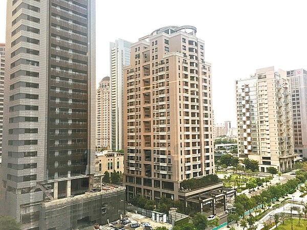 台中市房屋稅調漲,議員批預期心理會造成後遺症。 記者陳秋雲/攝影