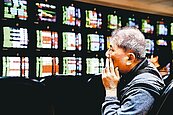 台股怠速防熄火　守月線為先