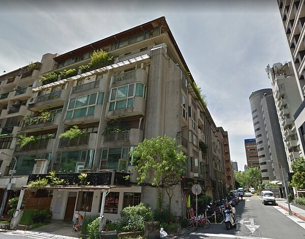 藝人崔苔菁位於台北市大安區復興南路的住家(圖/翻攝自google map)
