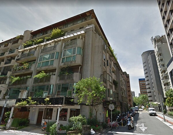 藝人崔苔菁位於台北市大安區復興南路的住家（圖／翻攝自google map）