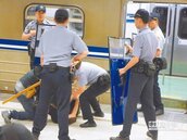 世大運防爆　警嚴護300列車