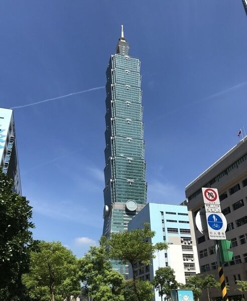 台北101大樓是台灣玻璃帷幕指標建築。 本報資料照片