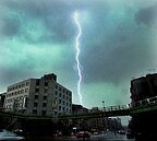 1天被劈4次　全台最「雷」區在這裡　　