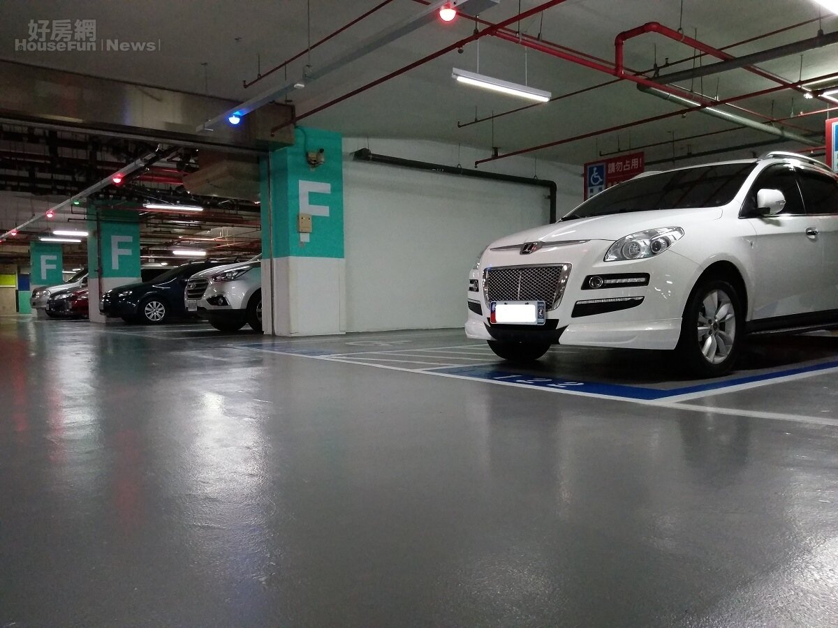 今年除了商業火險保費調升，任意車險保費也有些微幅度的調漲。（好房網News記者鍾釗榛／攝影）