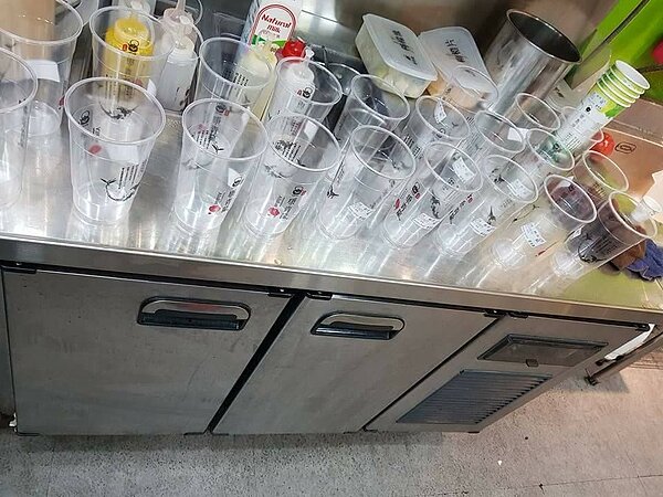 苗栗一家手搖店老闆連續兩天接到惡作劇訂購電話(翻攝自《吃在竹南》臉書社團)