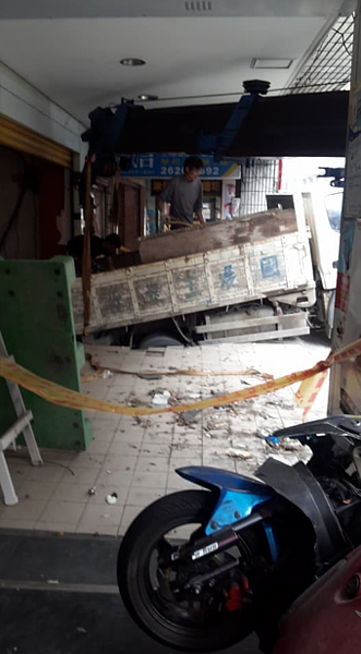 海砂屋「東來大樓」 地板破裂(細說淡水)