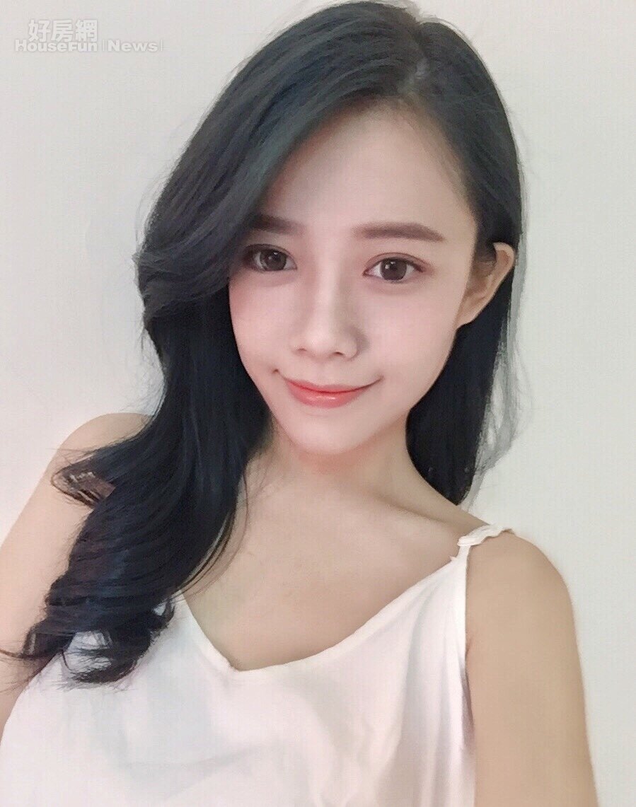 台中十期新光加盟店永慶地產美女潘佳琪。(圖片提供／潘佳琪)台中十期新光加盟店永慶地產美女潘佳琪。(圖片提供／潘佳琪)