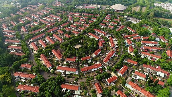 中興新村整體都市設計參考英國倫敦「新市鎮」,社區的建築排列極具特色。 記者王騰毅/攝影