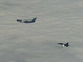 中共偵察機海訓　到「沒到過的區域」
