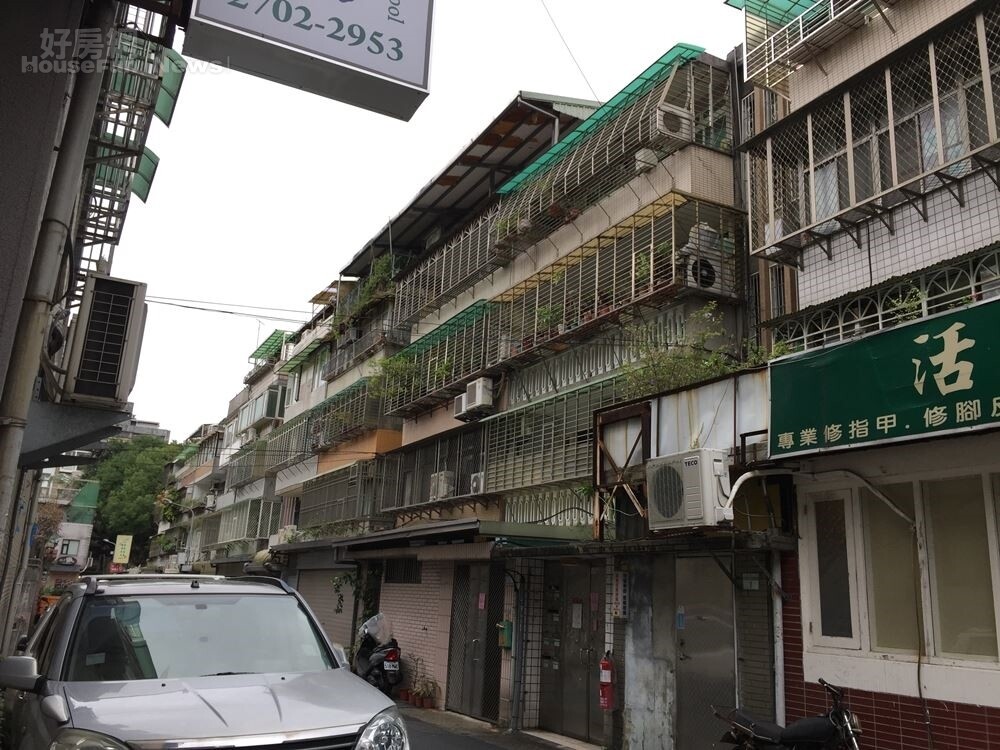 配合政府推動危險及老舊建築物加速重建政策,老行庫陸續推出相關優惠貸款,最高可以全額貸款台北市公寓 (好房網News林美欣攝影)