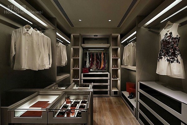 5. 衣物間寬敞置物空間多,以滿足女主人玩美需求。