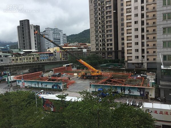 新店裕隆城2017年11月動工了。(好房News記者林美欣攝影)