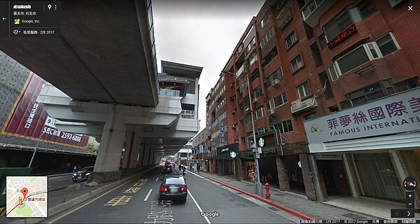 捷運內湖港墘段,高架與建物距離十分接近。(圖片擷取自googlemaps)