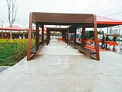 緊鄰鐵路　桃園八德區兒27公園變火車巷