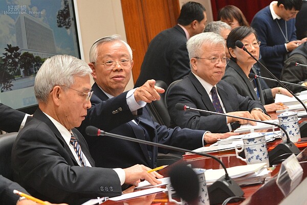 央行總裁彭淮南提醒琣國減稅帶來的衝擊。(好房網News記者陳韋帆/攝影)
