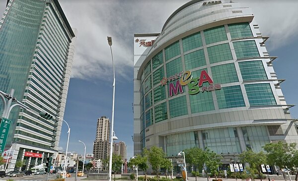 高雄地王大遠百(圖/翻攝自Google Map)