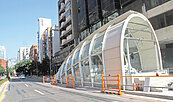 貝殼？蟬殼？　捷運信義線車站出入口宛如大甲殼