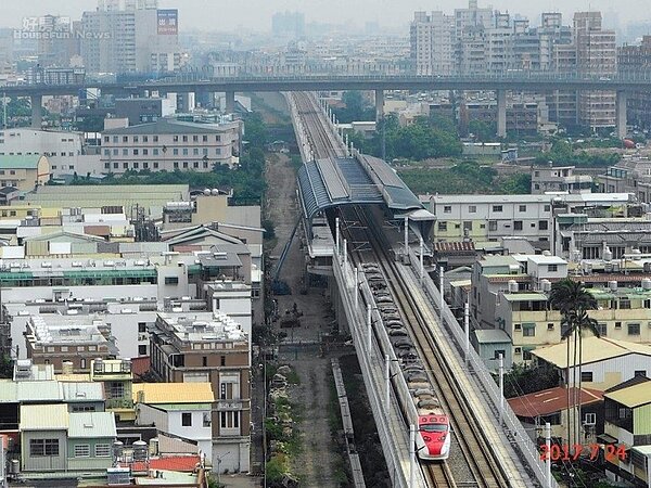 台中鐵路高架化，頭家厝站（圖／交通部鐵工局提供）