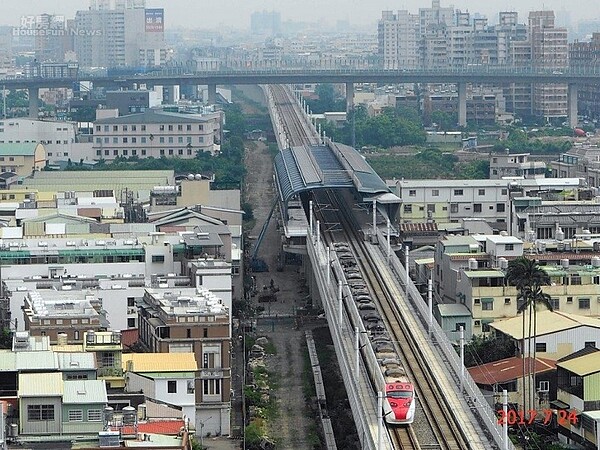 台中鐵路高架化,頭家厝站(圖/交通部鐵工局提供)