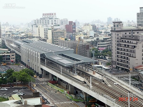 台中鐵路高架化工程，豐原站（圖／交通部鐵工局提供）