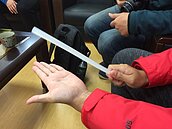 熱熔膠棒打臉　金門傳不當體罰