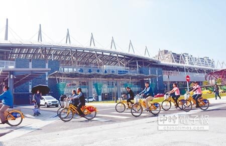 屏東公共自行車Pbike新增屏東車站2站點,可望讓使用率再創新高。(林和生攝)
