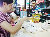 宣導限塑　環局訪查店家