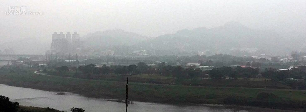 全台民眾都感受到空汙威脅,立委跨黨派召開記者會,呼籲「空汙議題不容再等」,立委應盡速將《空汙法》修法納入臨時會,(大刊頭)