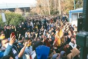 反政府示威2死　伊朗封鎖網路