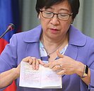 護照誤植頁加防偽貼紙　免銷毀