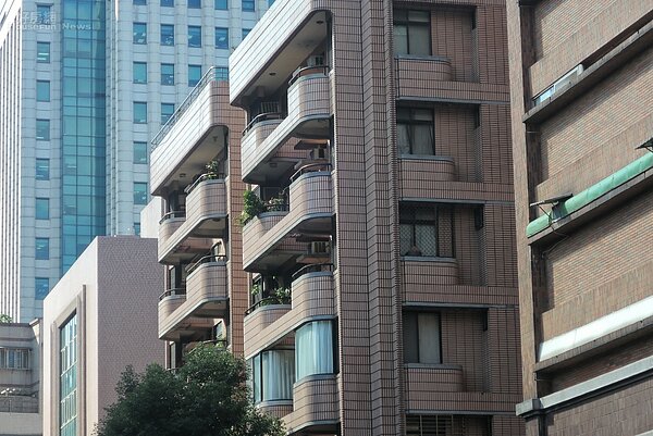 雨遮不計價。(好房網News記者 陳韋帆/攝影)
